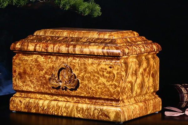 龙生墓园骨灰盒哪种的对后代好？老人过世怎么在龙生公墓选骨灰盒？