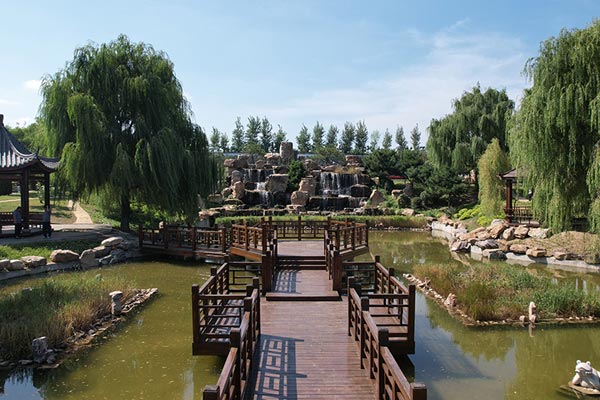 沈阳公墓弘扬传统文化，龙生墓园营造优美的园林景观